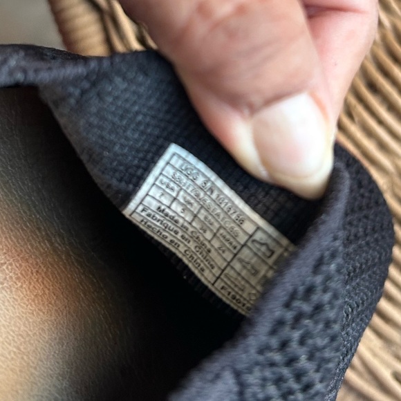 UGG | Shoes | Ugg Sammy Slip On Shoes Black | size 7 like New - Picture 5 of 6